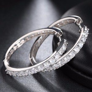 *NEW 18K White Gold 1.25'' Diamond Hoop Earrings